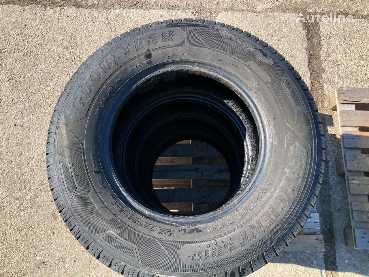 lốp xe hơi Goodyear Efficient Grip CARGO C 4 ks - 8 mm dezen