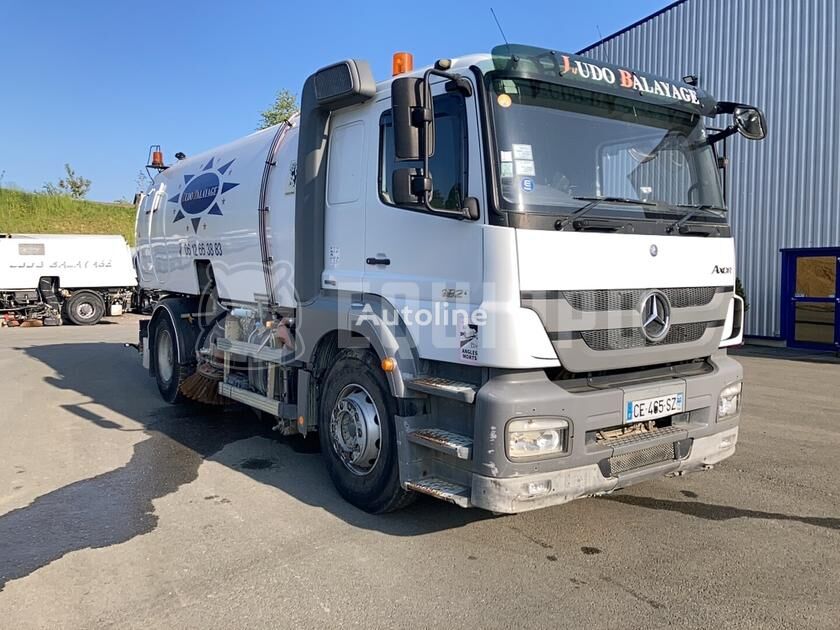 máy quét đường Mercedes-Benz Axor 1829 optifant 70 TA