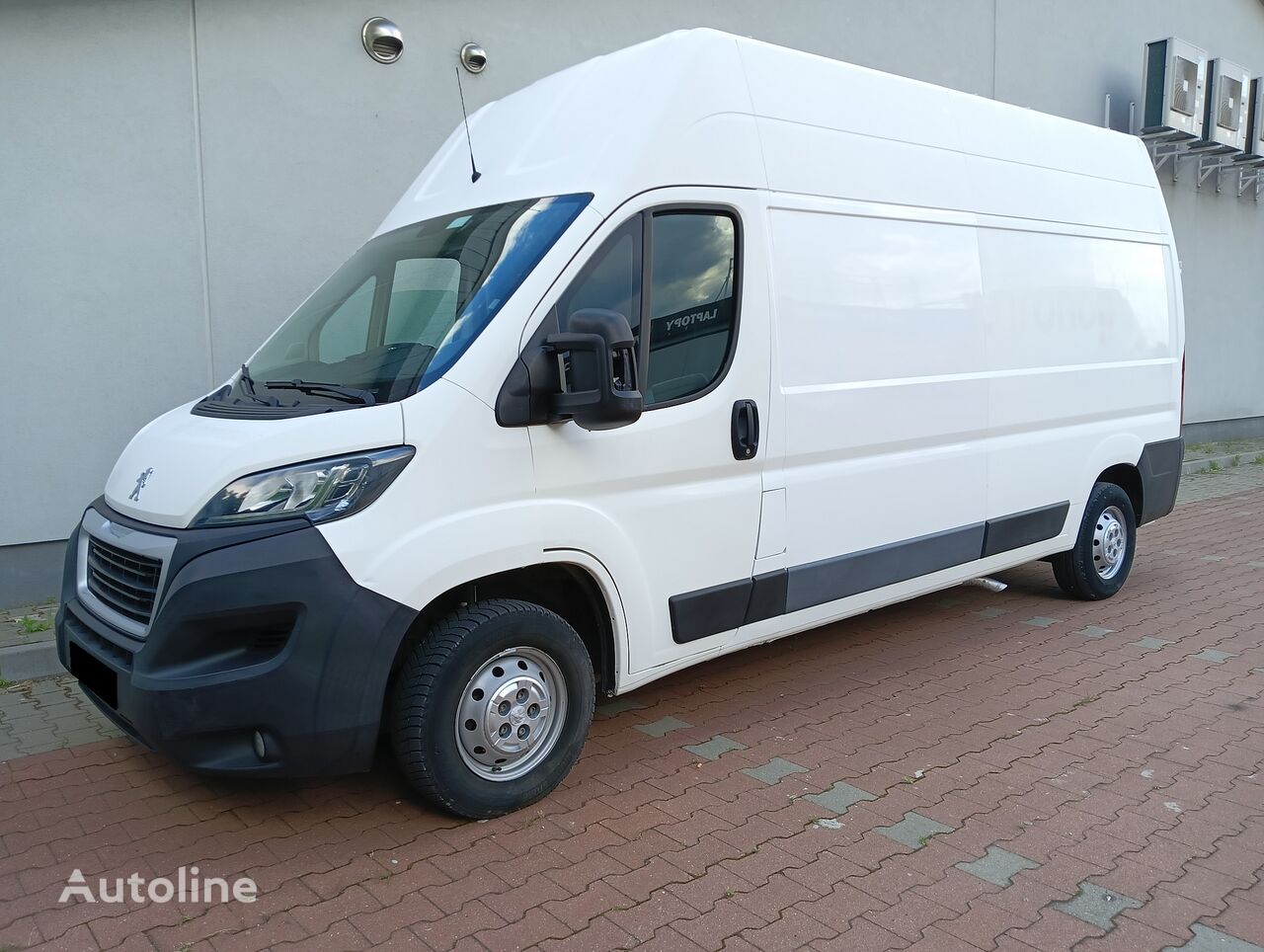 xe van khoang kín Peugeot Boxer 2.0 L3/H3 NAVI