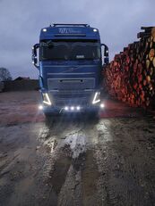xe tải chở gỗ Volvo FH 16