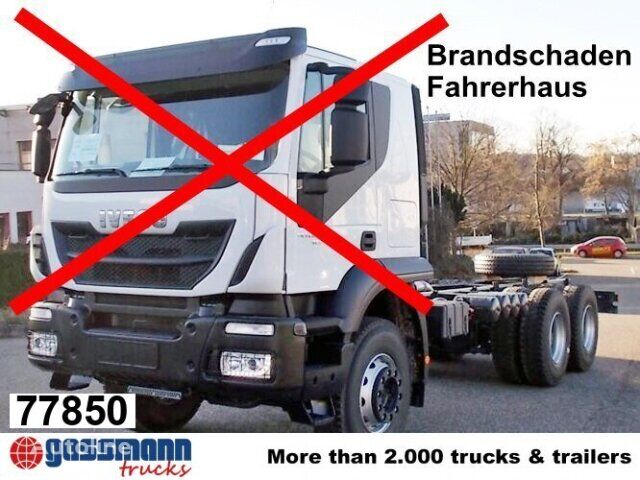 xe tải chassis IVECO Trakker AD260T45 6x4, BRANDSCHADEN FAHRERHAUS! mới