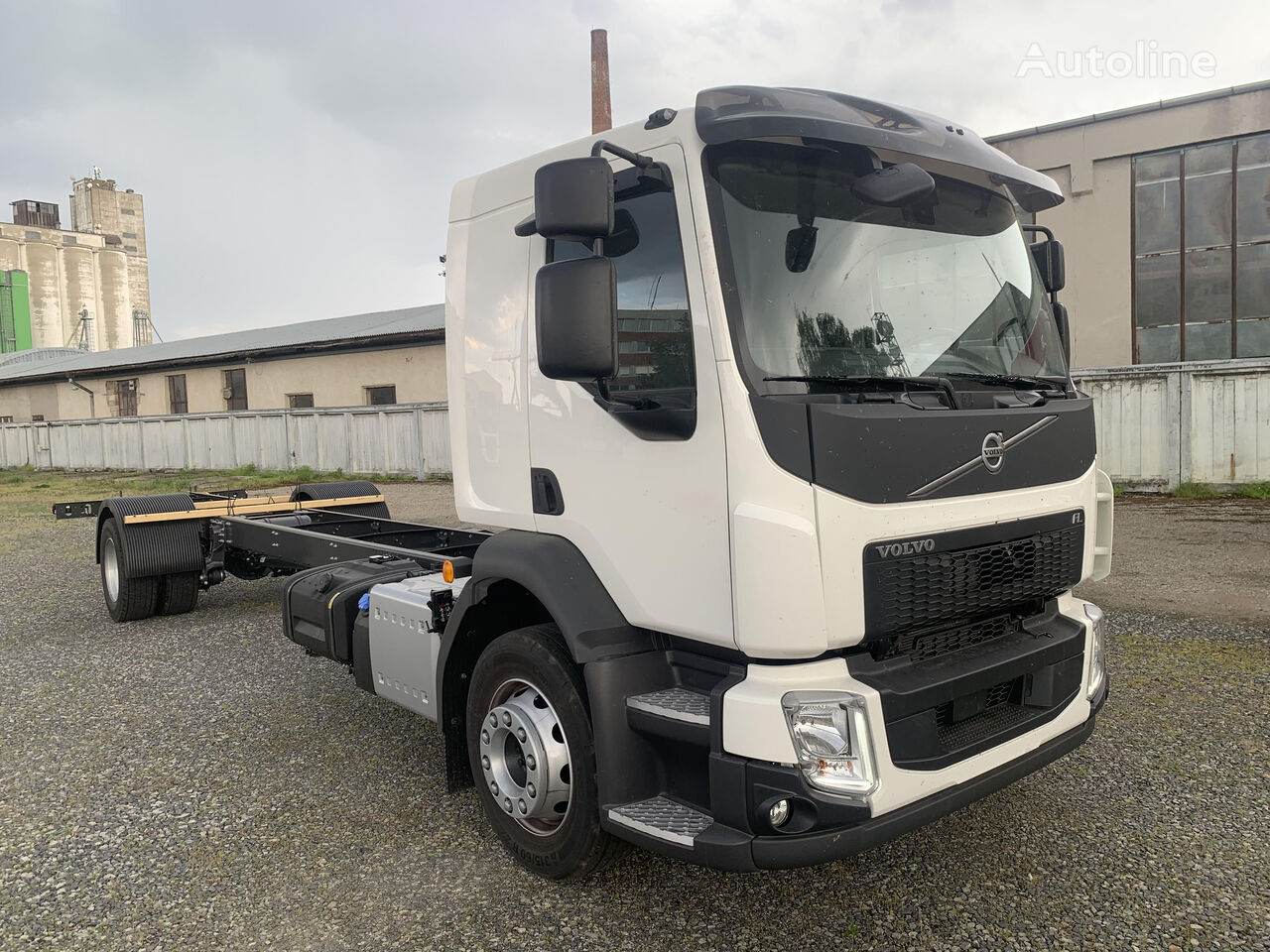 xe tải chassis Volvo FL 280 mới