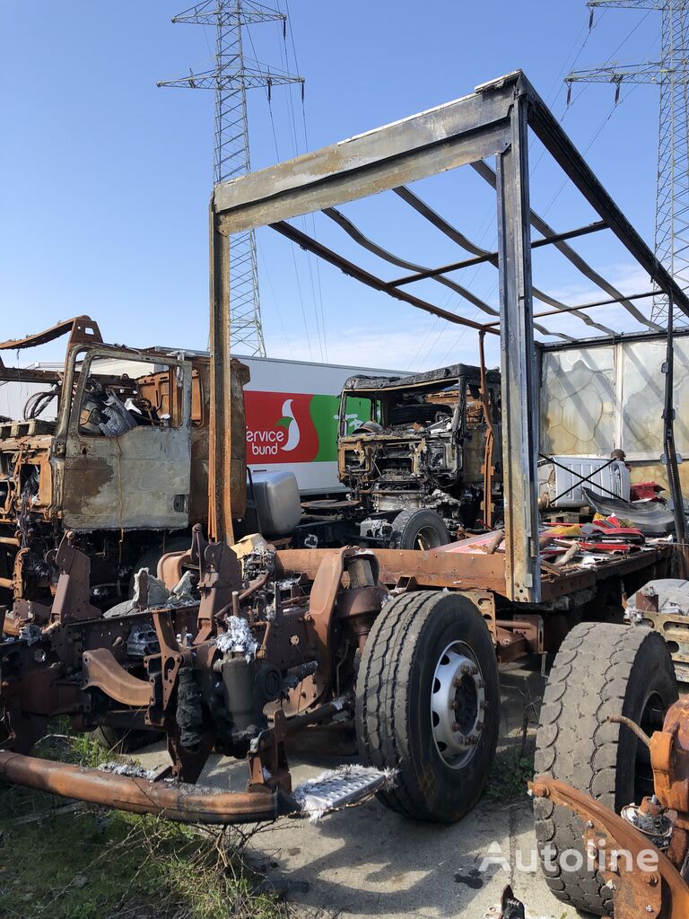 xe tải phủ bạt MAN TGX 18.430 bị hư hại