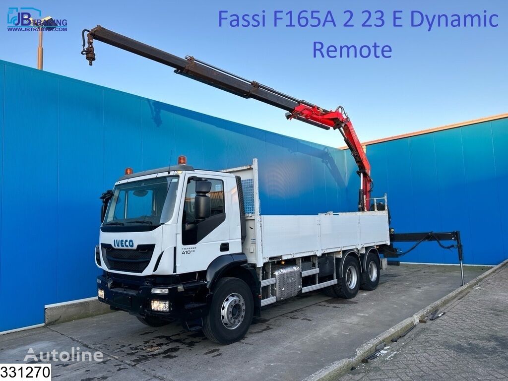 xe tải san phẳng IVECO Trakker 410 6x4, EURO 6, Fassi, Remote