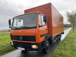 xe tải thùng kín Mercedes-Benz 814
